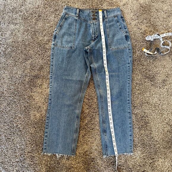 Abercrombie & Fitch Medium Wash High Rise Women's A&F Mom‎ Jeans 28 (28 x 28.5) - Picture 8 of 10